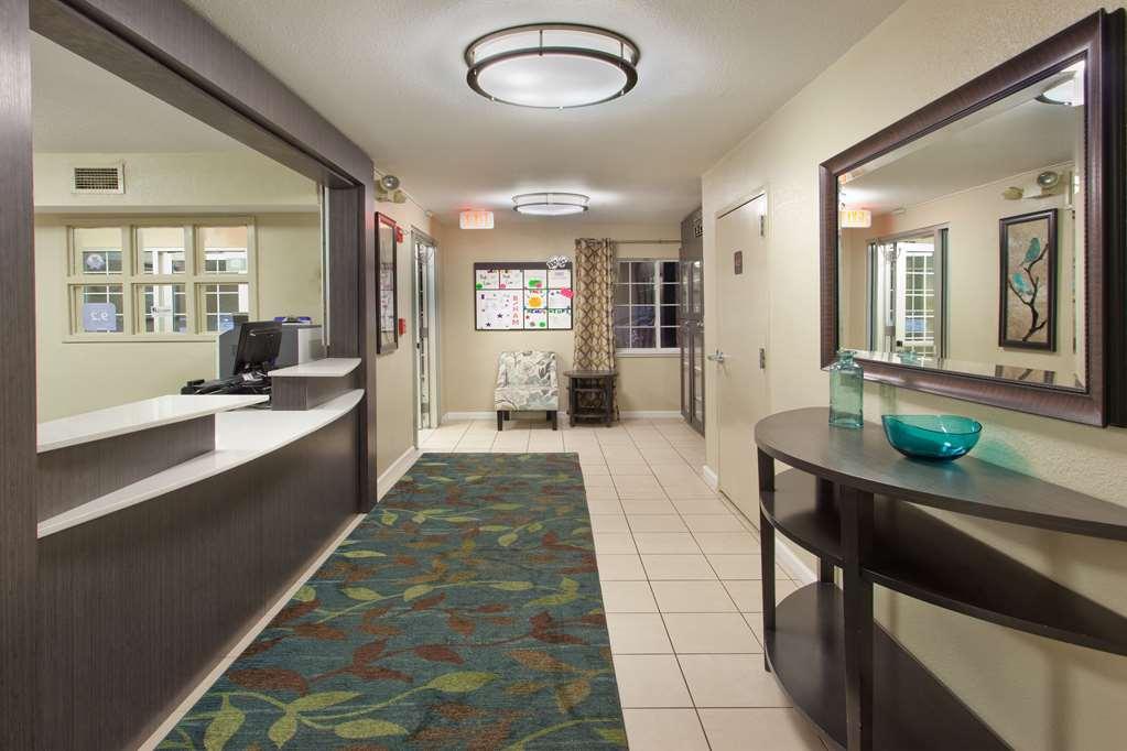 Sonesta Simply Suites Oklahoma City Airport Интерьер фото