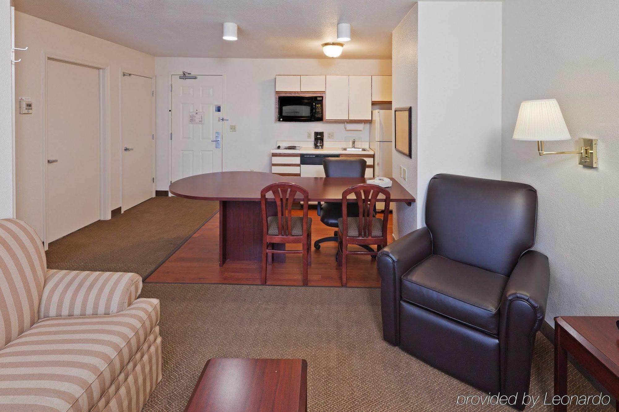Sonesta Simply Suites Oklahoma City Airport Экстерьер фото